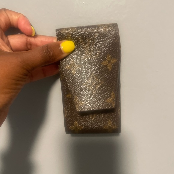 Louis Vuitton Cigarette Holder - Picture 2 of 12